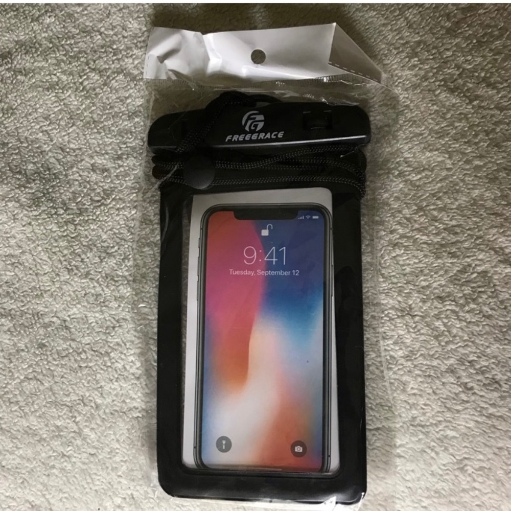 Freegrace waterproof cell phone case. Perfect for kayaking